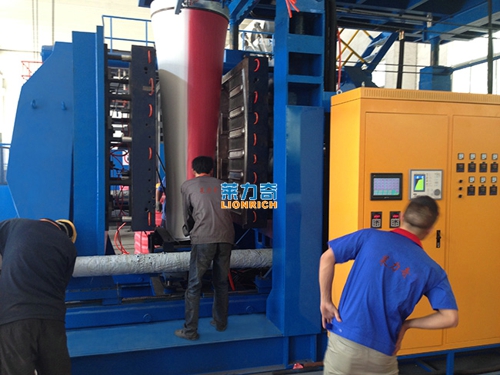 大型雙色吹塑加工7 修.jpg